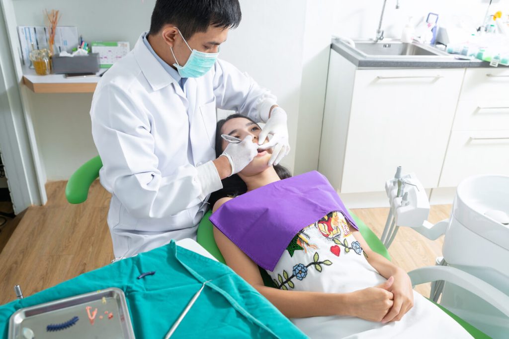 memilih klinik gigi