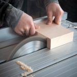 tips menggergaji kayu