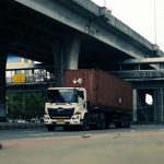 Bisnis transportasi logistik
