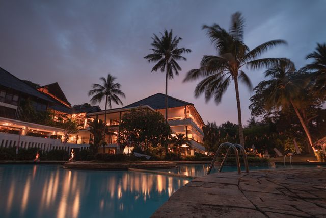 Liburan ke resort
